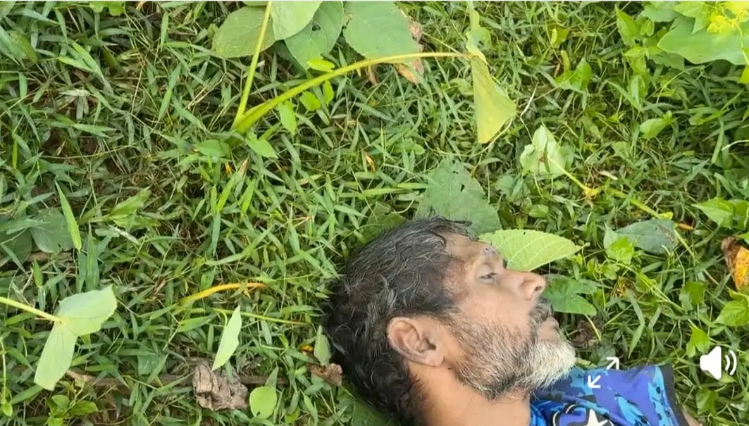 হাটহাজারীতে মাছের প্রজেক্টের পুকুরে পাড়ে পড়ে আছে লাশ