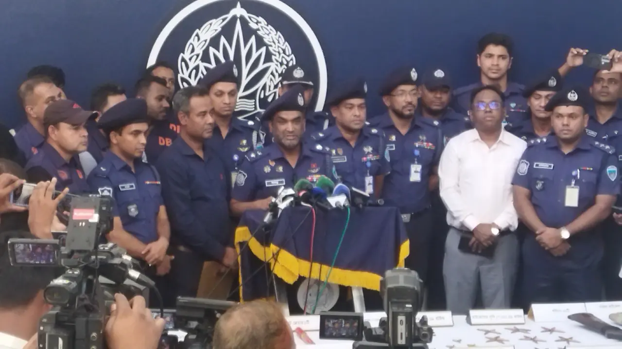 খুনিদের গ্রেপ্তারে খুলল জট, রাউজানে সন্ধান মিলল অস্ত্র ভান্ডারের