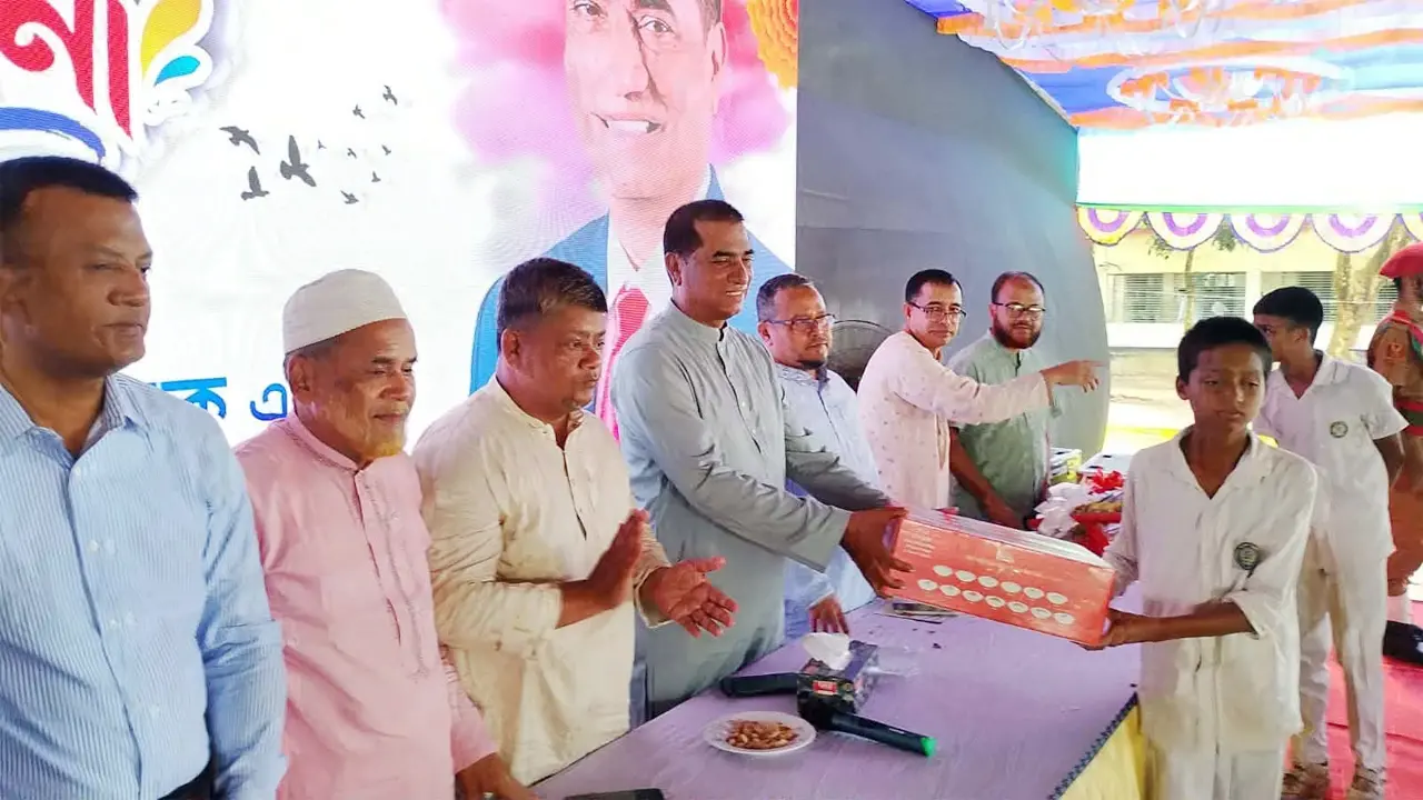 পটিয়া আদর্শ উচ্চ বিদ্যালয়কে অচিরেই সরকারিকরণ করা হবে: এনামুল হক এনাম এমপি