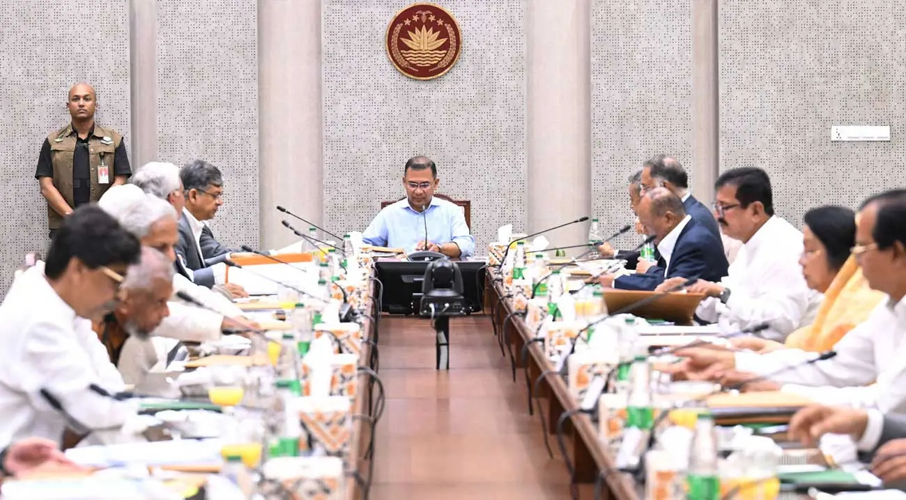 জ্বালানি তেল: আছে এক মাসের রিজার্ভ, বাড়ানোর পরিকল্পনা সরকারের