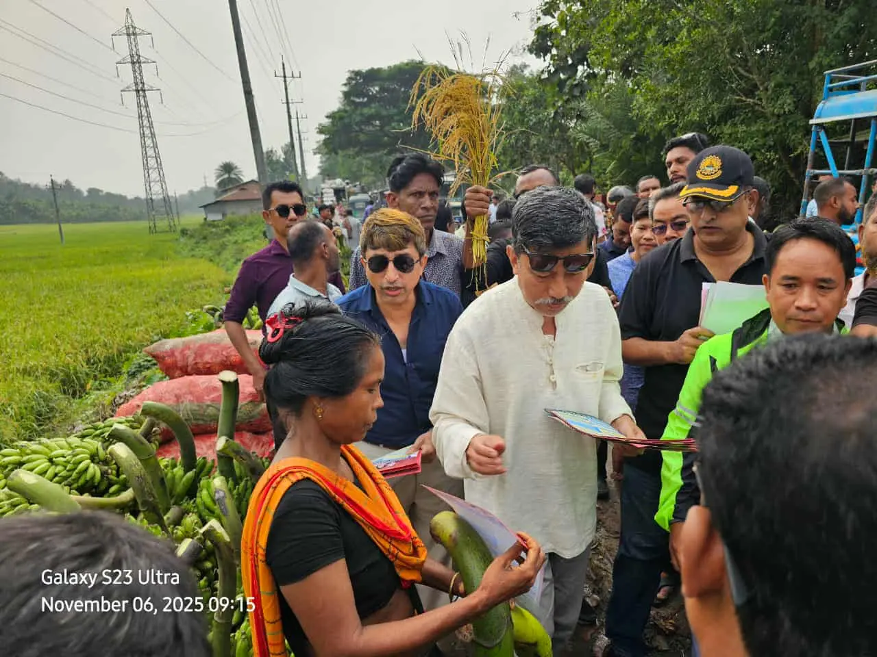 রাঙামাটি নানিয়ারচরে দীপেন দেওয়ান নেতৃত্বে বিএনপির ৩১ দফার লিফলেট বিতরণ