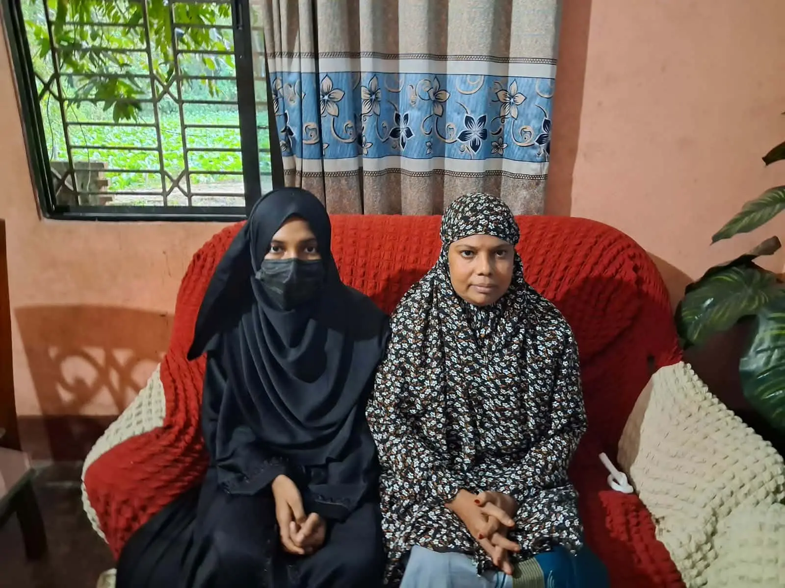 ডিভোর্স দিয়েও স্বামীর অত্যাচার থেকে রেহাই পাচ্ছেন না স্ত্রী-মেয়ে