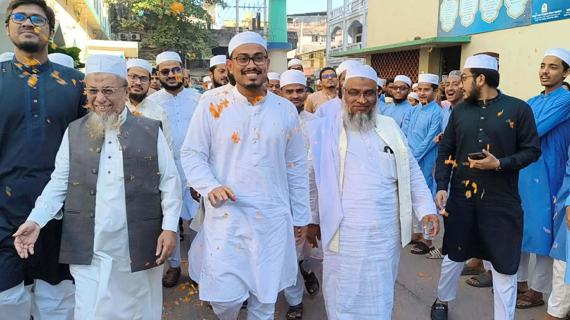 চট্টগ্রাম বায়তুশ শরফ মাদরাসায় ডাকসু ভিপি