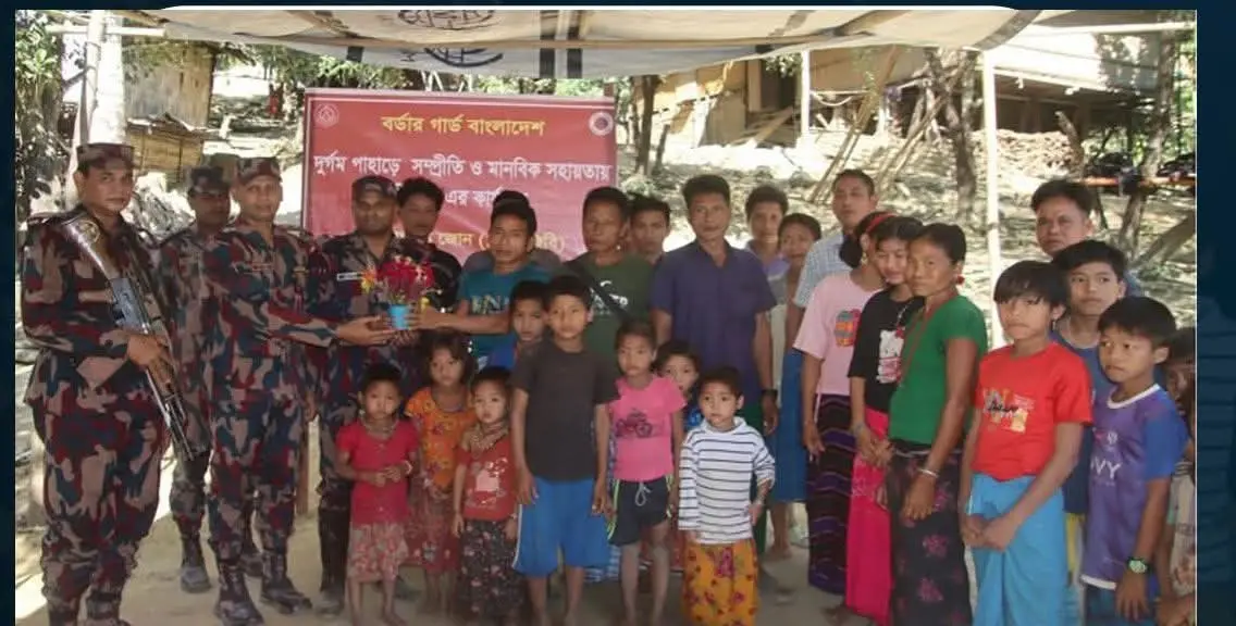 নাইক্ষ্যংছড়ির দুর্গম পাহাড়ে অসহায় মানুষের পাশে ১১ বিজিবি