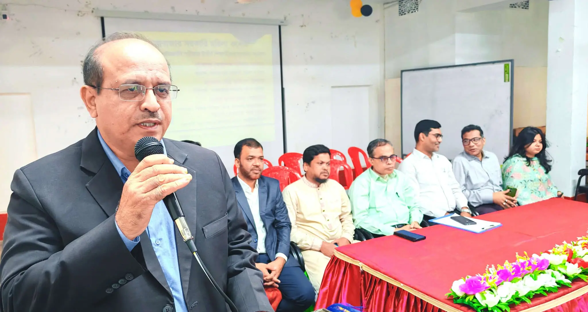 কক্সবাজার মহিলা কলেজে সিবিআইইউ-এর কৃতি সংবর্ধনা ও ক্যারিয়ার কাউন্সিলিং
