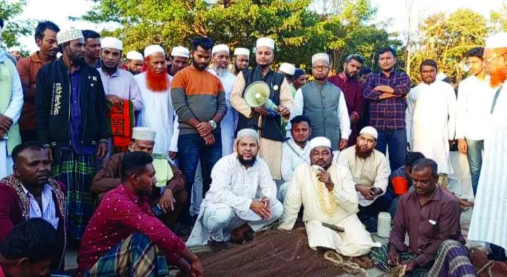 মীরসরাইয়ে জেলেদের সাথে বাংলাদেশ জামায়াতে ইসলামীর প্রার্থী অ্যাডভোকেট সাইফুর রহমানের মতবিনিময়