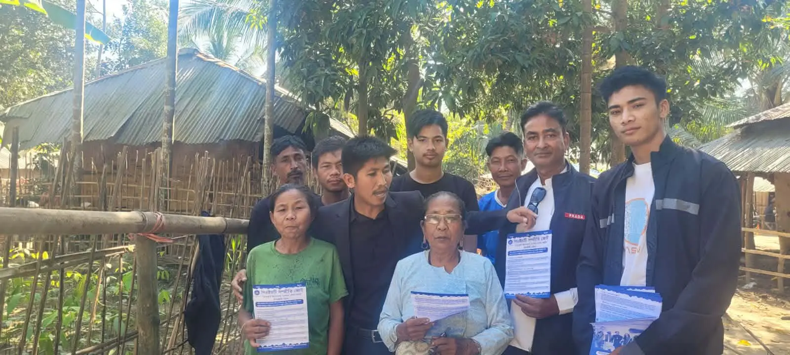 সিএইচটি সম্প্রীতি জোটের লিফলেট বিতরণ