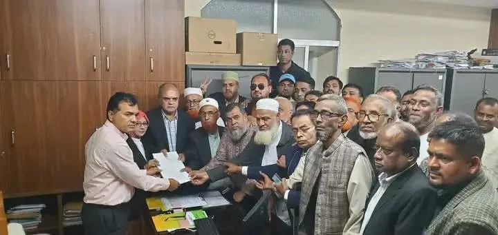 সীতাকুণ্ডে লায়ন আসলাম চৌধুরীর পক্ষে মনোনয়নপত্র সংগ্রহ