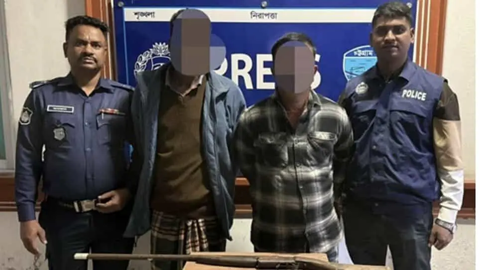 সাতকানিয়ায় অবৈধ অস্ত্র উদ্ধার, আটক ২