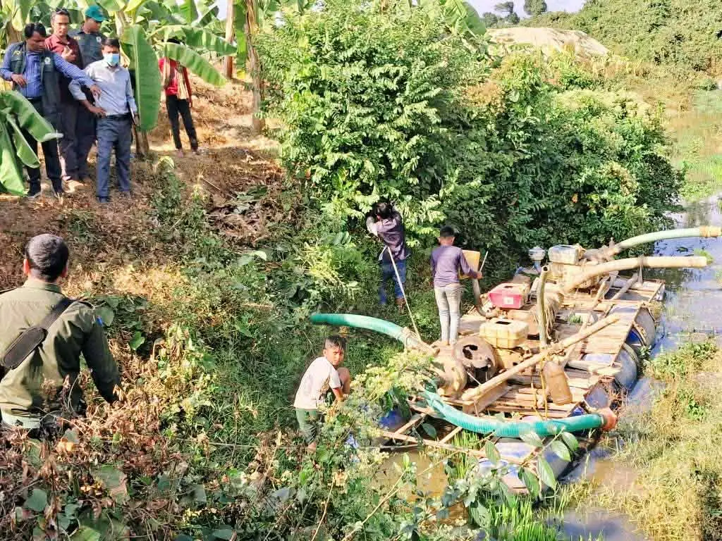মীরসরাইয়ে অবৈধভাবে বালু উত্তোলন বন্ধে অভিযান