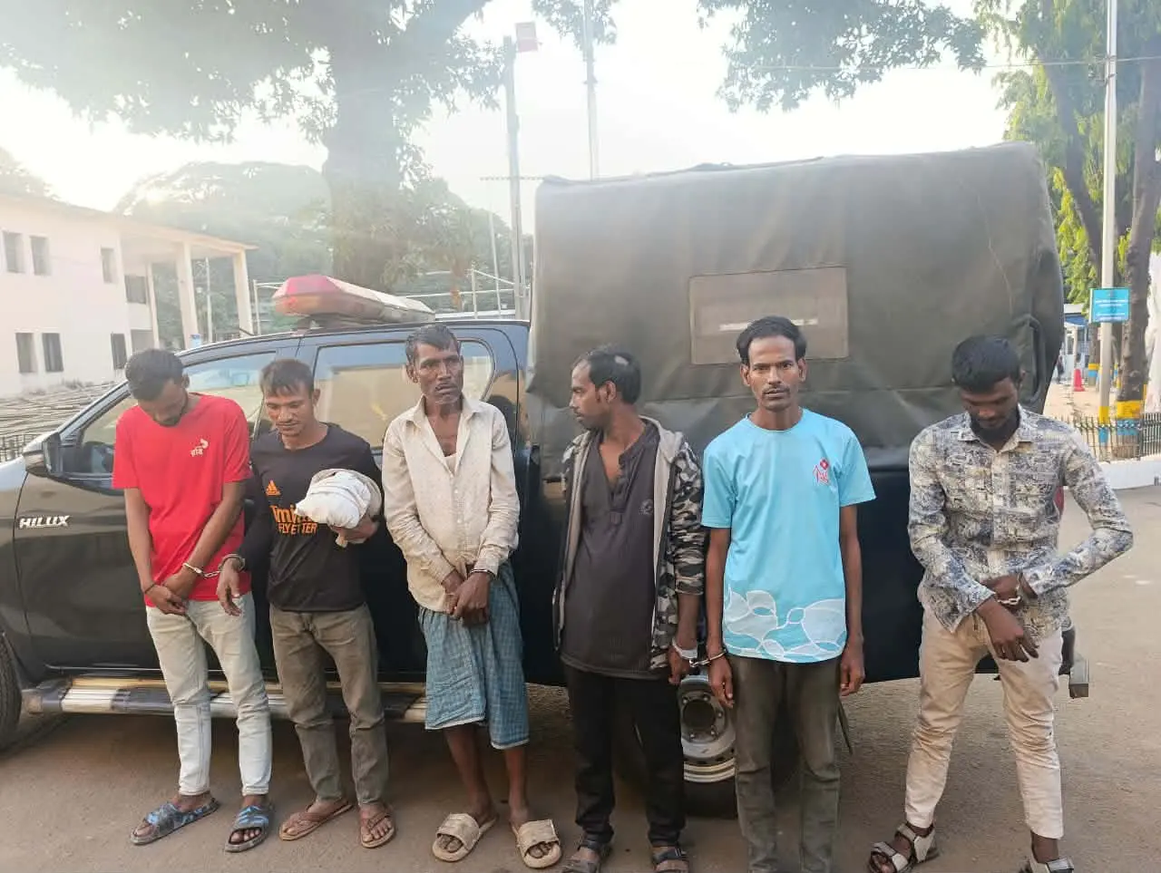 হাটহাজারীতে জনশান্তি বিনষ্ট ও মাদক সেবনের দায়ে ৬ জনের কারাদণ্ড