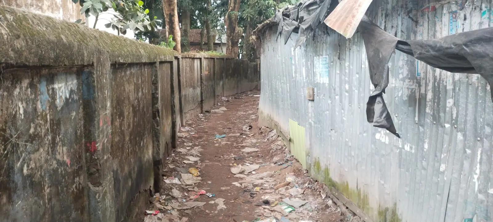 মীরসরাই উপজেলা সদরে সরকারি রাস্তা নির্মাণে জটিলতা নিরসনে প্রশাসনের উদ্যোগ