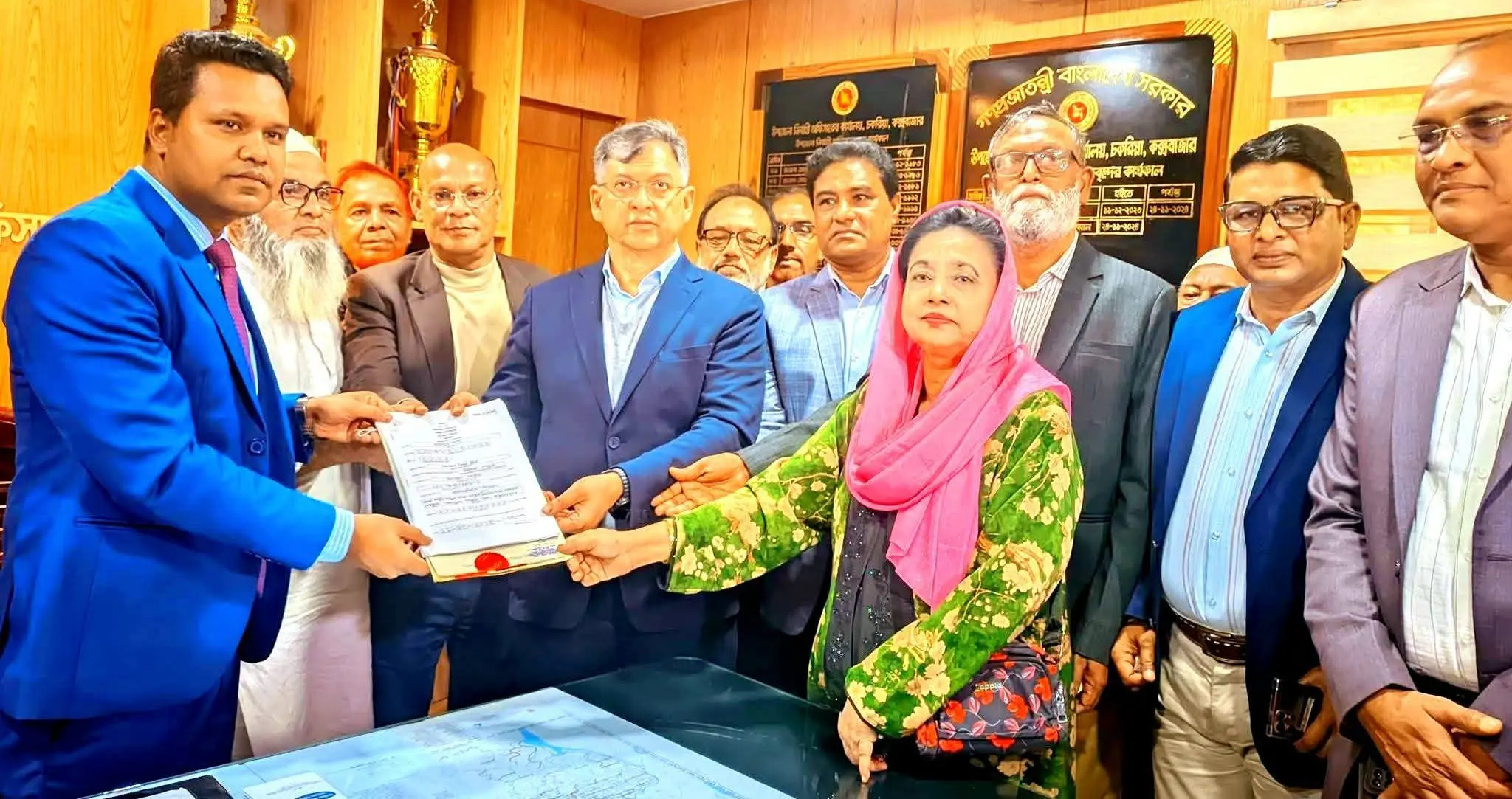 চকরিয়ায় সহস্রাধিক নেতাকর্মী নিয়ে মনোনয়নপত্র জমা দিলেন সালাহউদ্দিন আহমদ
