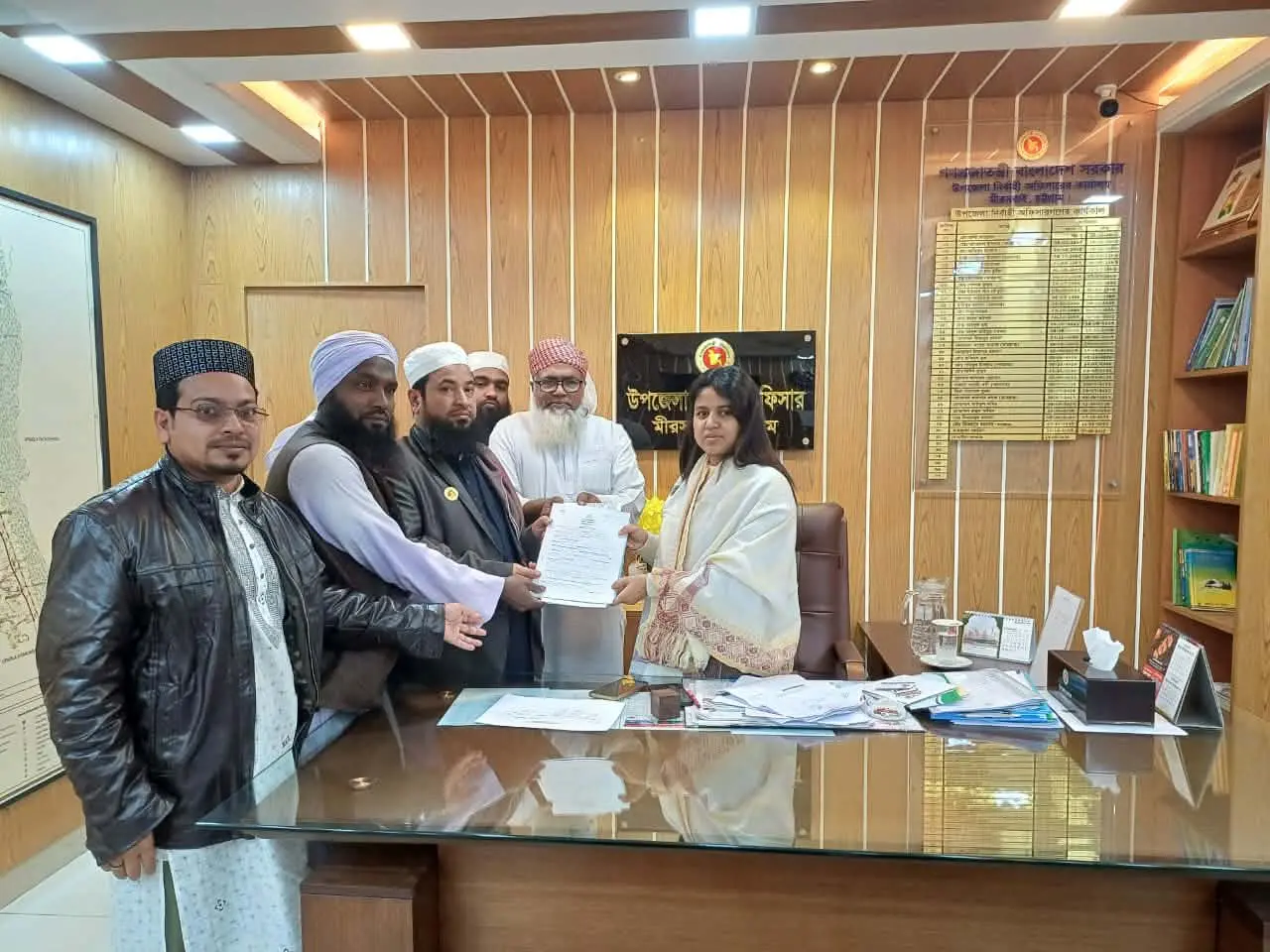 মীরসরাইয়ে খেলাফত মজলিসের প্রার্থীর মনোনয়ন সংগ্রহ