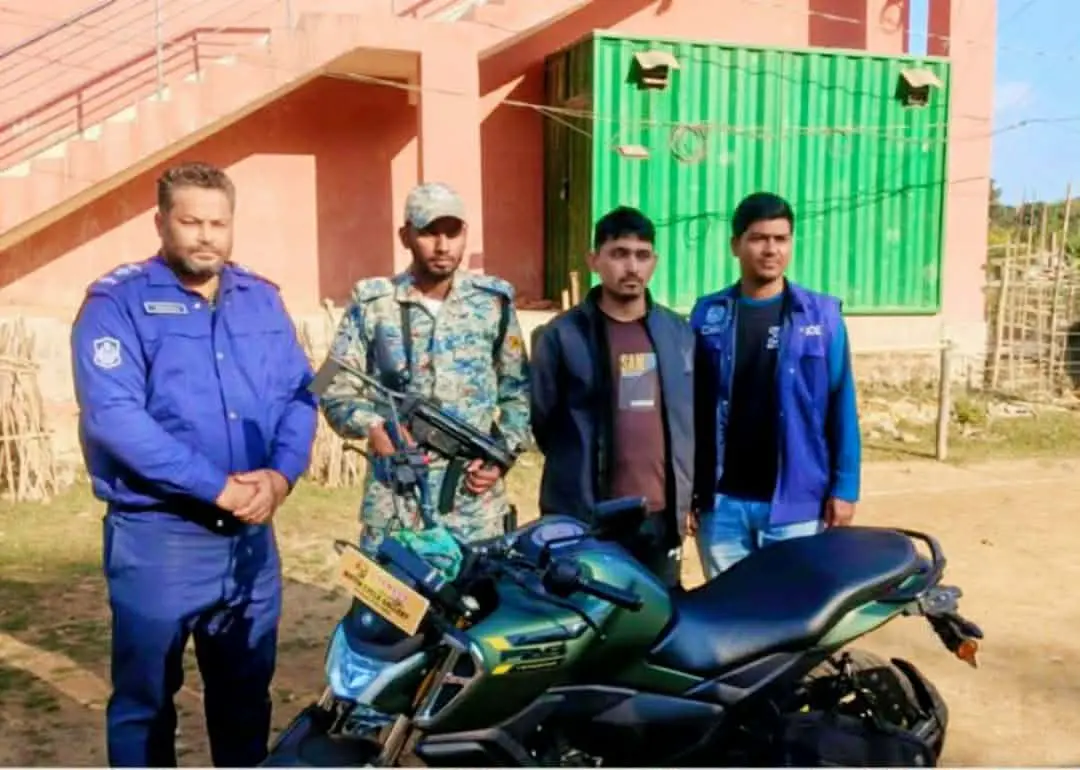 সাতকানিয়ায় চোরাই মোটরসাইকেলসহ দুর্ধর্ষ রোহিঙ্গা চোর গ্রেপ্তার