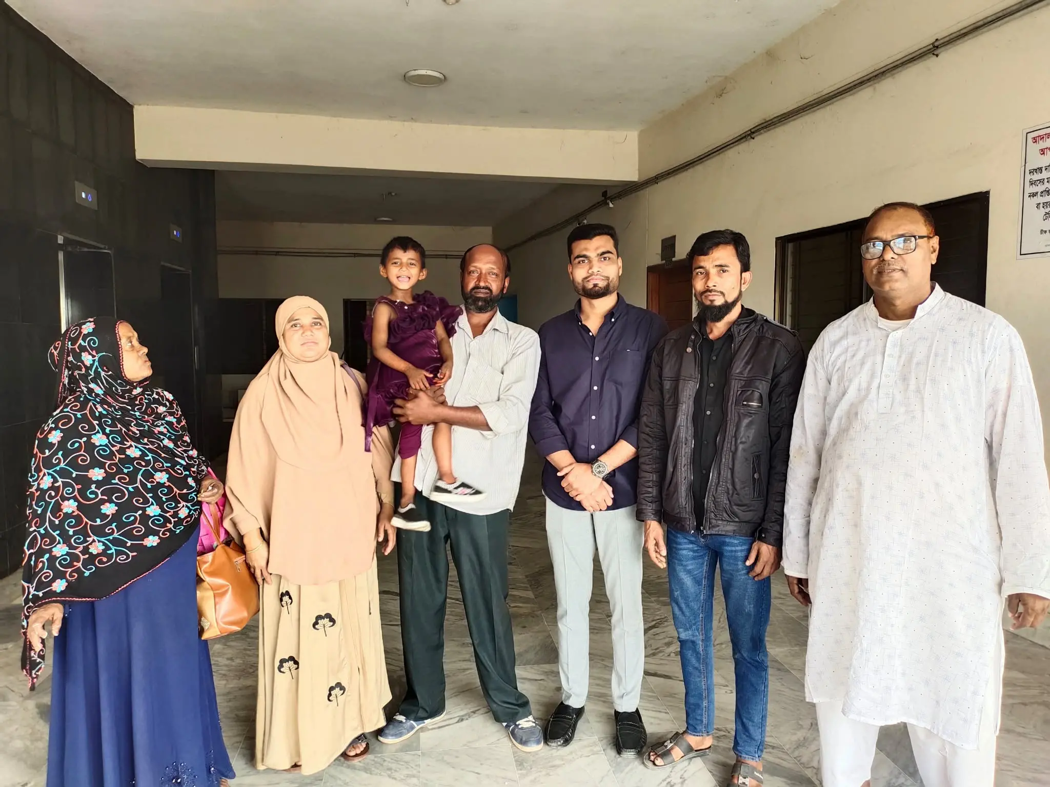আদালতের নির্দেশে দাদির জিম্মায় ফিরল শিশু আয়েশা