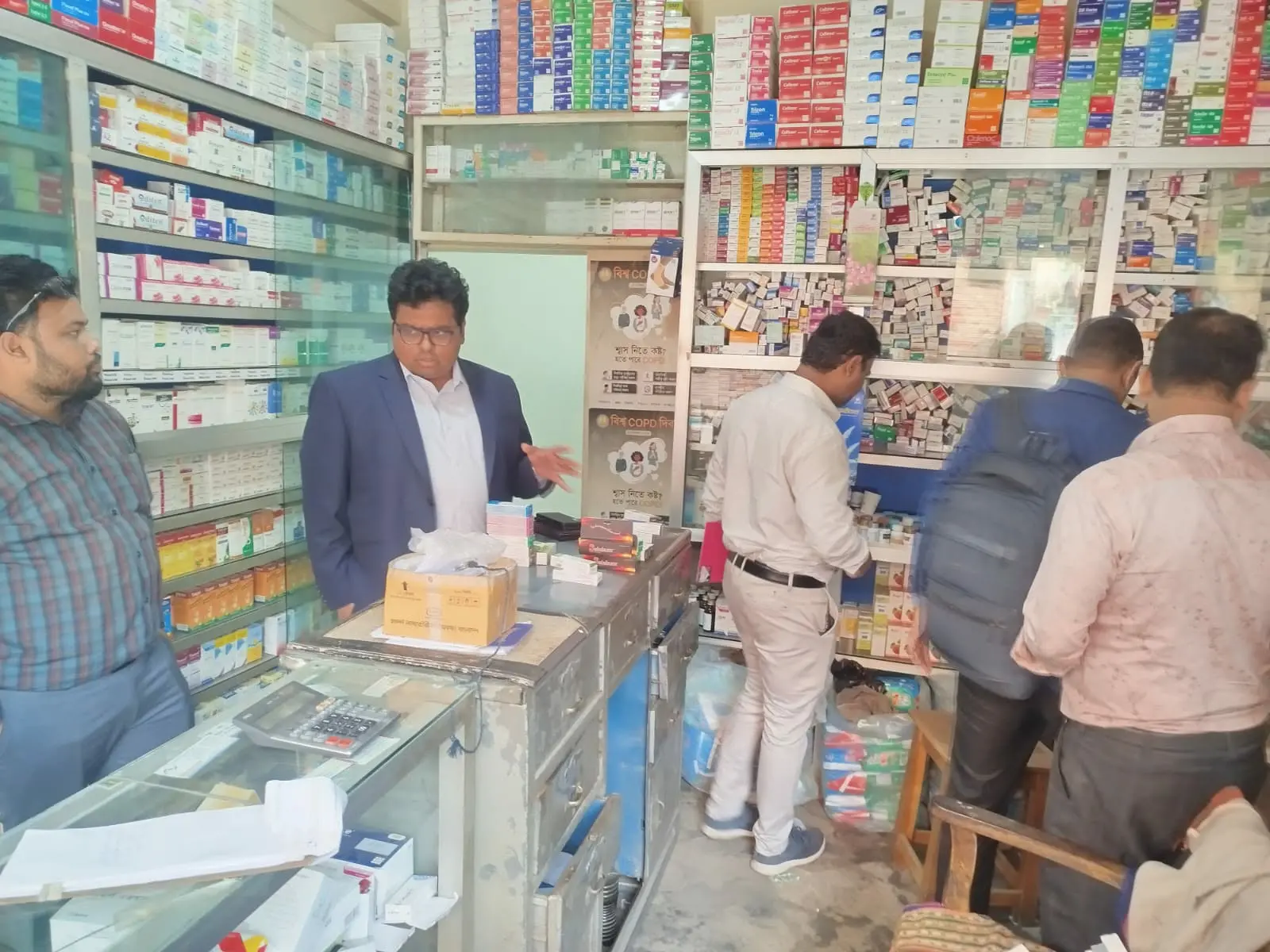 হাটহাজারীতে ভ্রাম্যমাণ আদালতের অভিযান: ৩৫ হাজার টাকা জরিমানা ও তিনজনের কারাদণ্ড