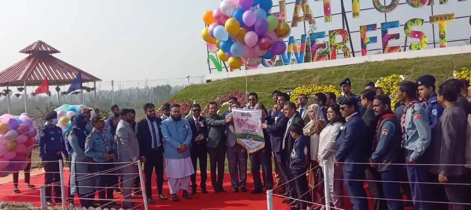সীতাকুণ্ডে মাসব্যাপী ফুল উৎসব শুরু