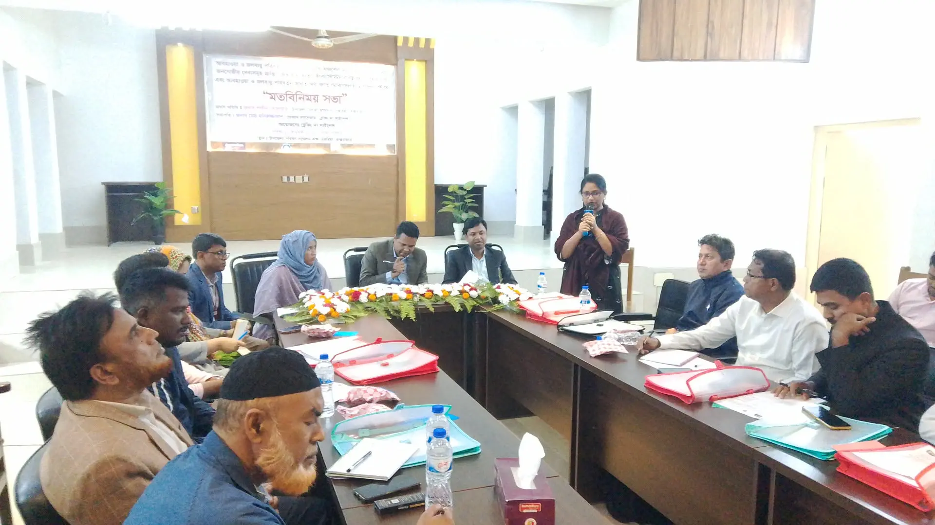 চকরিয়ায় জলবায়ু ন্যায্যতা ও প্রান্তিক জনগোষ্ঠীর সেবাপ্রাপ্তি বৃদ্ধিতে মতবিনিময়