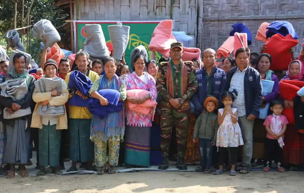 থানচির দুর্গম এলাকায় ১০০ পরিবারকে শীতবস্ত্র দিল সেনাবাহিনী