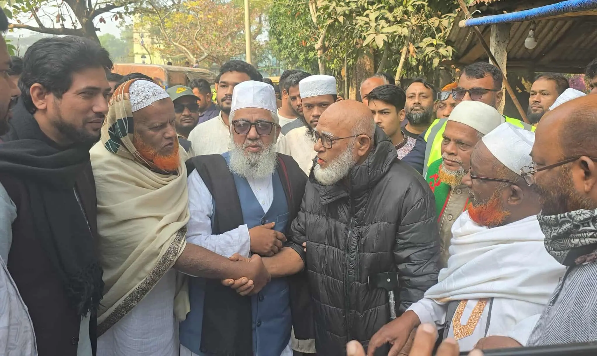 সাতকানিয়ায় শাহজাহান চৌধুরীর গণসংযোগ: সমৃদ্ধ দেশ গড়তে ভোটের আহ্বান