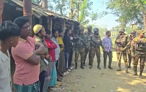 সাতকানিয়ায় যৌথ বাহিনীর অভিযান, ১১ রোহিঙ্গা আটক