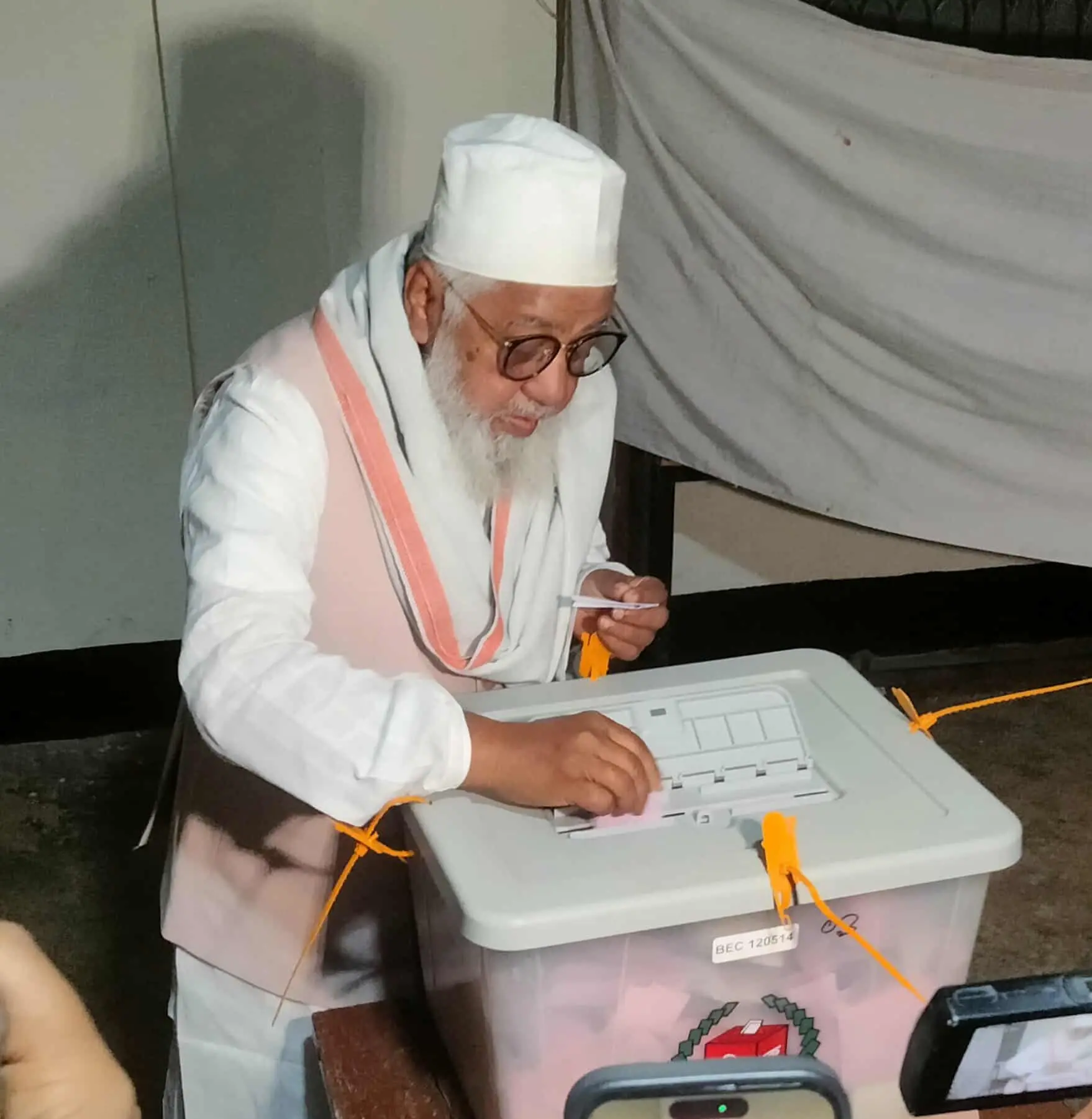তৃতীয় বারের মত সাতকানিয়া - লোহাগাড়ার এম.পি নির্বাচিত হতে যাচ্ছেন শাহজাহান চৌধুরী