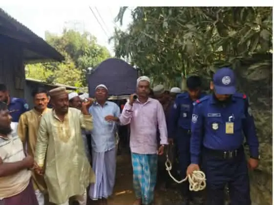 রামুতে মায়ের জানাযায় প্যারোলে মুক্তি নিয়ে ২ আওয়ামীলীগ নেতা