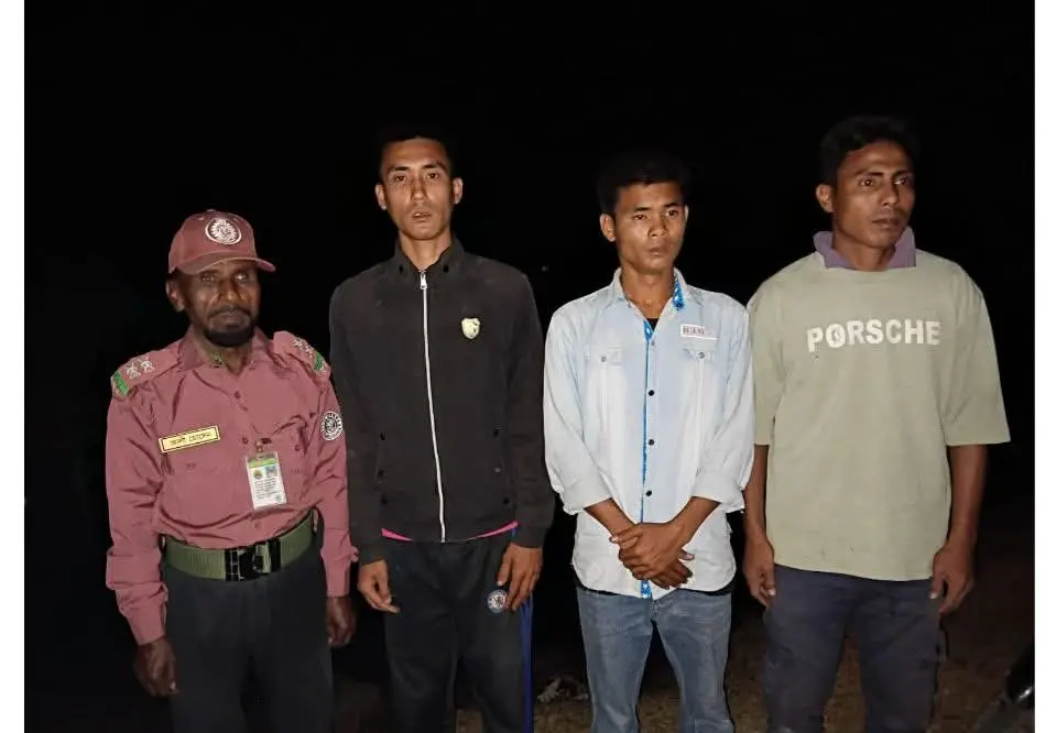 ফলোআপ: নাইক্ষ্যংছড়ি সীমান্ত দিয়ে অবৈধ আসা" আরকান আর্মির ৩ সদস্যকে আদালতে প্রেরণ