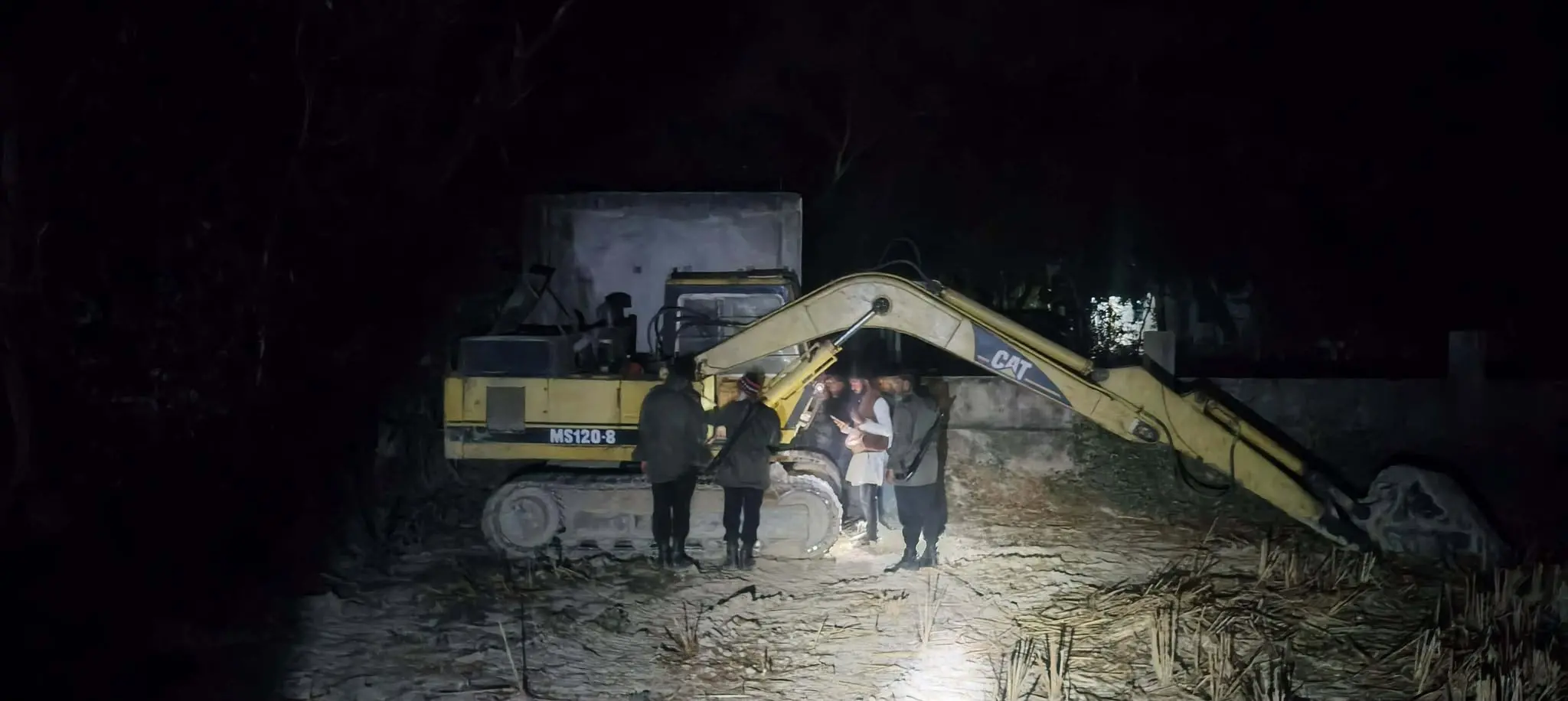 কৃষিজমির টপসয়েল কর্তনের অভিযোগে ১লাখ টাকা জরিমানা