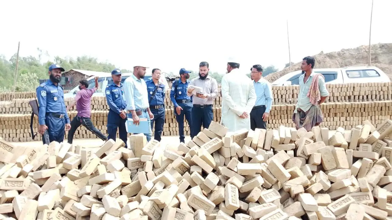 নাইক্ষ্যংছড়ির বাইশারীতে বনের ভেতরে অবৈধ ইটভাটা