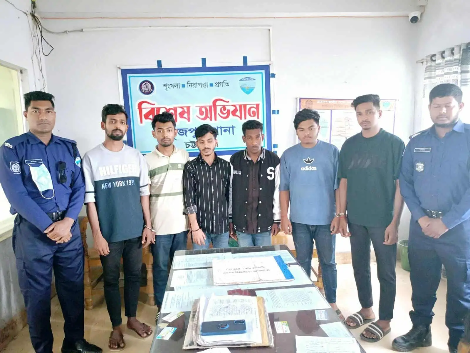 ভূজপুরে ভিডিও ফাঁসের ভয় দেখিয়ে টাকা আদায়, গ্রেপ্তার- ৬