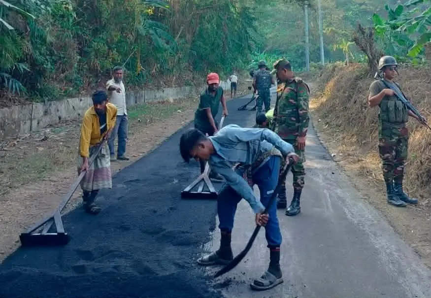 বাংলাদেশ সেনাবাহিনীর উচ্চতর রক্ষণাবেক্ষণ কাজের দৃষ্টান্ত থানচি-চিম্বুক সড়ক