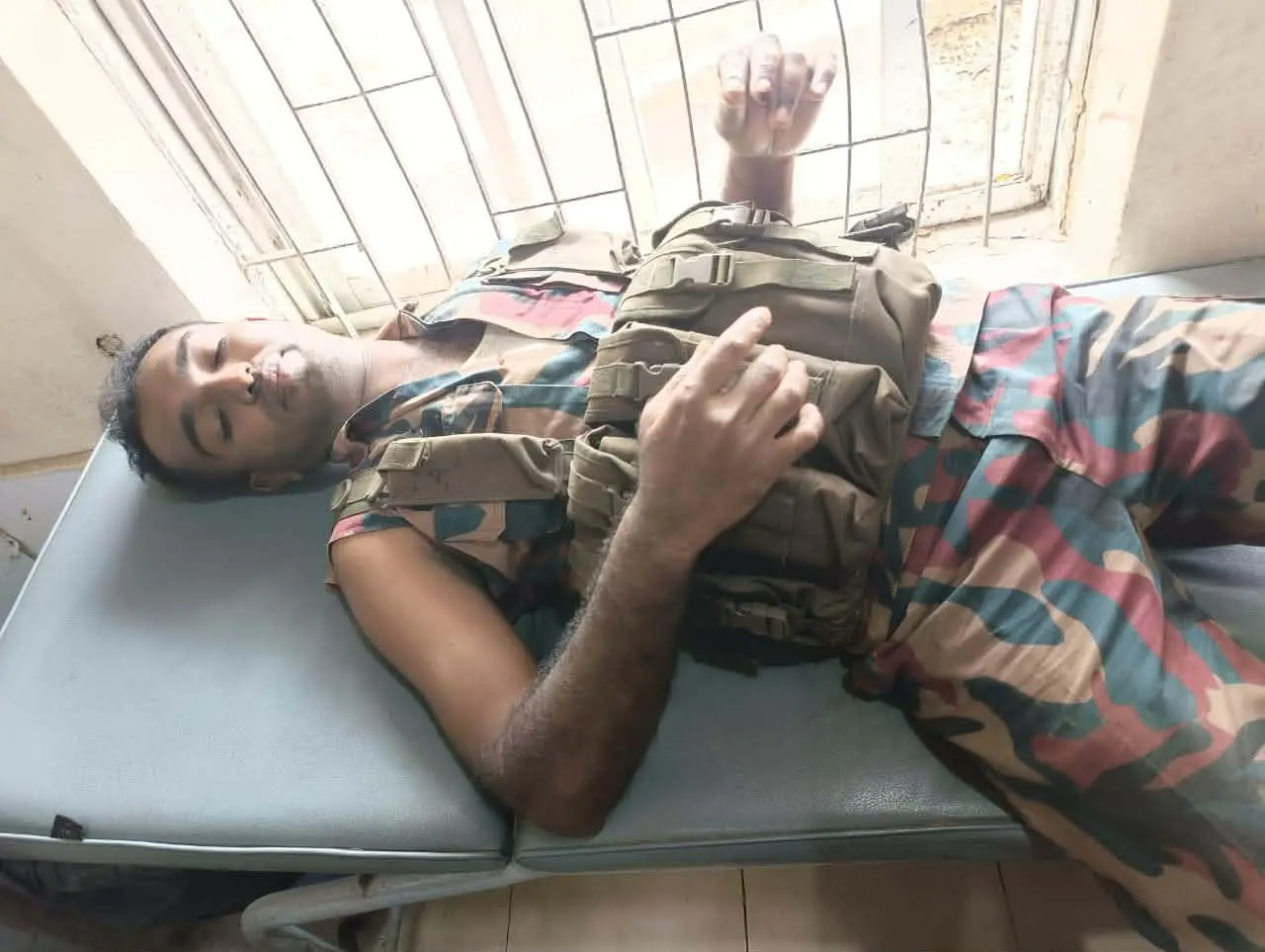 নাইক্ষ্যংছড়ির সীমান্ত এলাকায় অবৈধ গরু আটকে বিজিবি-চোরাকারবারী"সংঘর্ষ, আহত ২ বিজিবি ও এক চোরাকারবারী