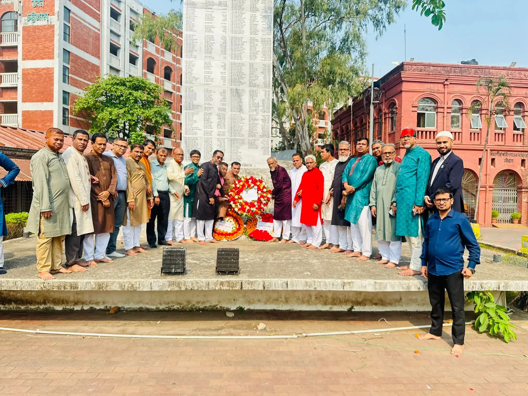 স্মৃতিসৌধে আইনজীবীদের শ্রদ্ধাঞ্জলি, আইনের শাসন প্রতিষ্ঠার প্রত্যয়