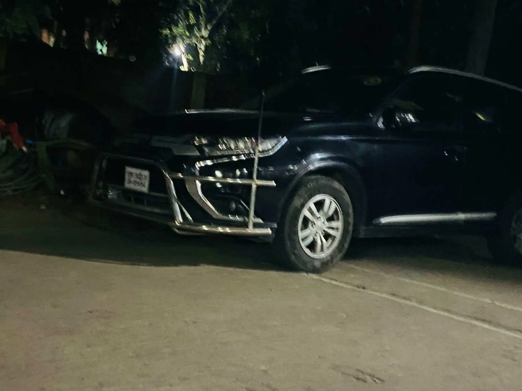 আনোয়ারা স্বাস্থ্য কর্মকর্তার গাড়ি-অটোরিকশা সংঘর্ষ,আহত- ৩