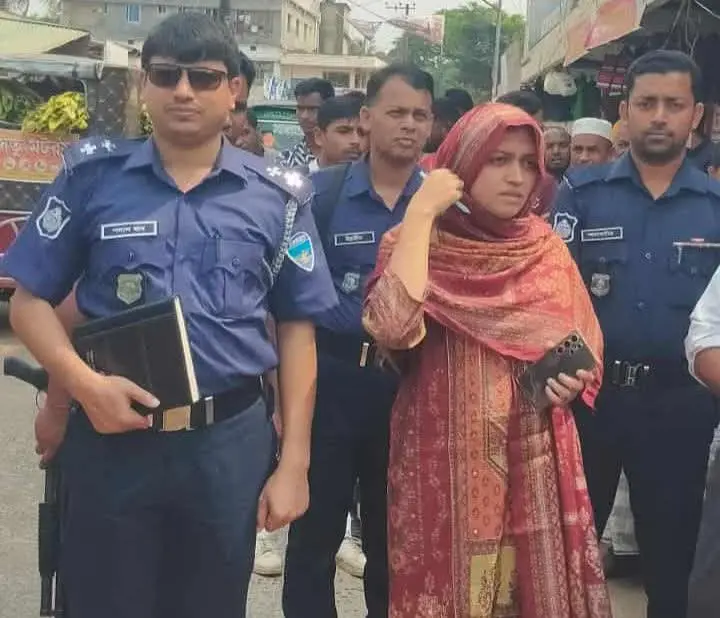 নাইক্ষ্যংছড়িতে জ্বালানি বিক্রয় প্রতিষ্টান ও বাজারে প্রশাসনের অভিযান