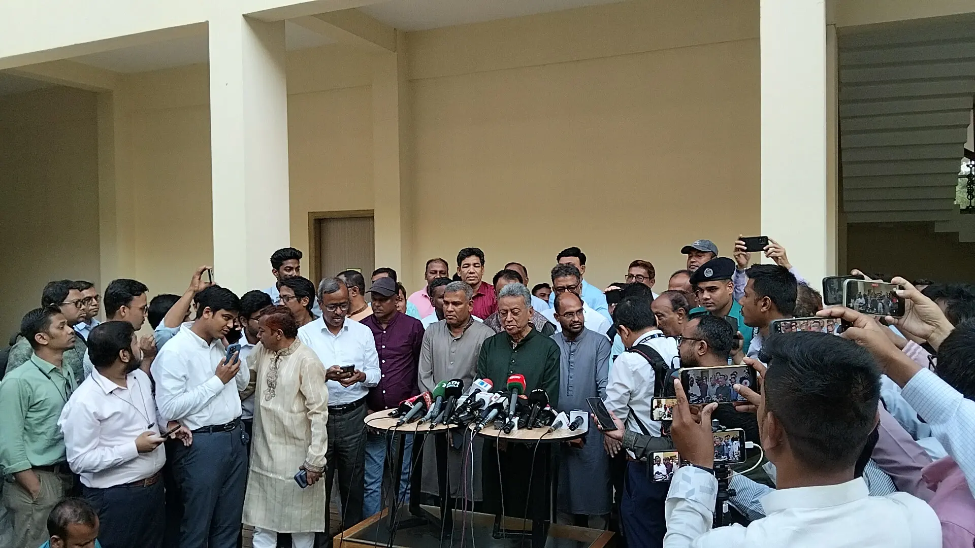 এভাবে উচ্চমূল্যে তেল কিনতে গেলে দেশের তহবিল সংকট দেখাদেবে - অর্থ ও পরিকল্পনা মন্ত্রী