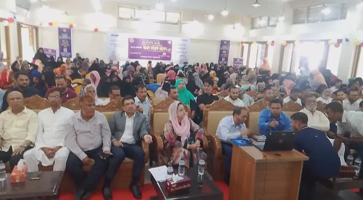 চকরিয়ায় ‘ফ্যামিলি কার্ড’ কর্মসূচির উদ্বোধন, প্রথম ধাপে ৩০৪ পরিবারের হাতে কার্ড