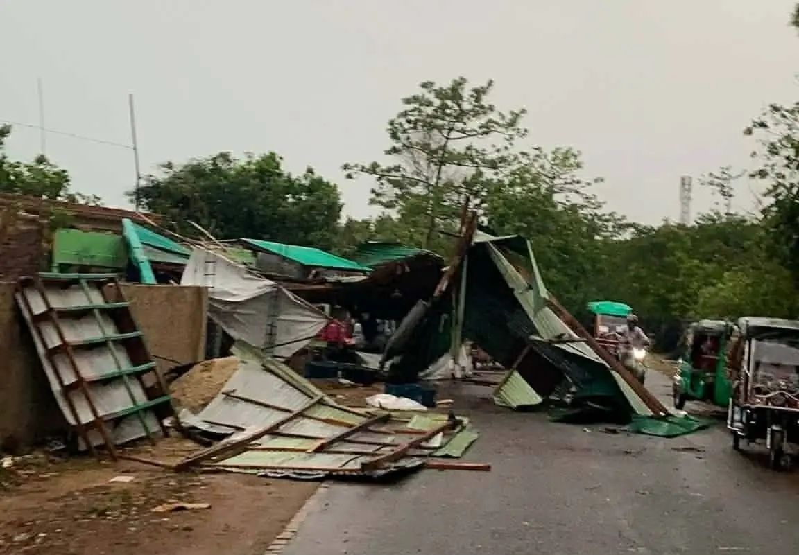 কালবৈশাখীর বেপরোয়া তাণ্ডবে লন্ডভন্ড টেকনাফ: লবন ও পান চাষিদের ব্যাপক ক্ষয়ক্ষতি, বিদ্যুৎ বিহীন ২০ ঘন্টা