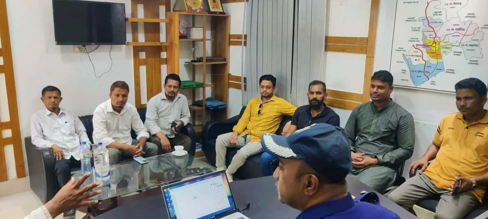 ঈদুল আজহা উপলক্ষে গবাদি পশুর নিরাপত্তায় রামু থানায় খামারিদের সঙ্গে মতবিনিময় সভা
