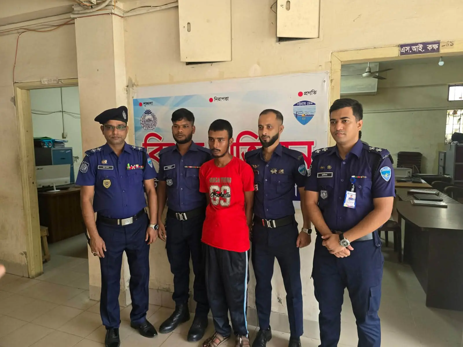 হাটহাজারীতে ১১ বছরের শিশু ধর্ষণ ও হত্যা মামলার প্রধান আসামি ফয়সাল নরসিংদী থেকে গ্রেপ্তার