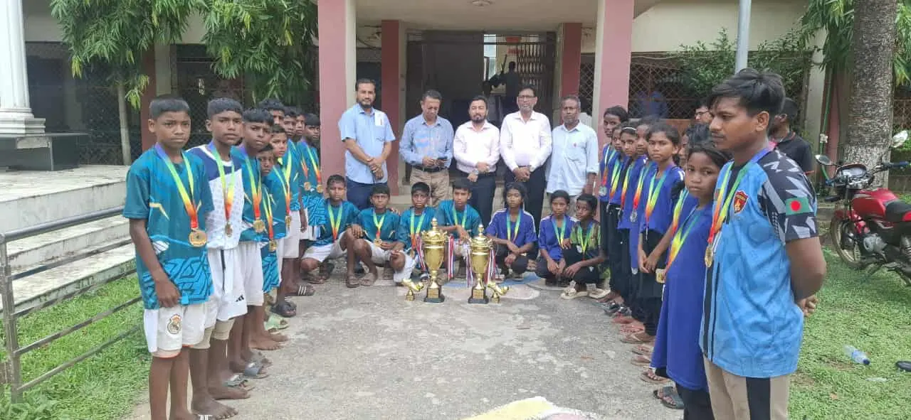 ‘খুদে পায়ে স্বপ্নের জাদু’: জেলা মাতাল ফেনুয়া টি এস্টেট প্রাথমিক বিদ্যালয়
