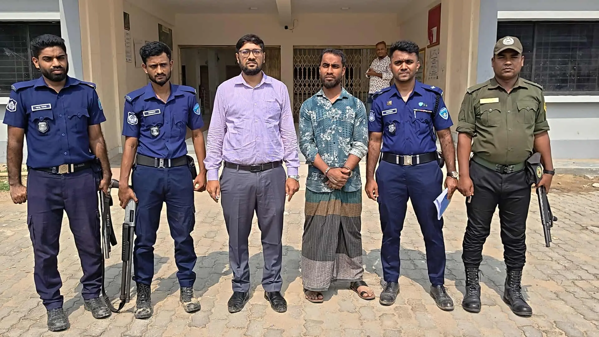 লামায় পাহাড় কাটার দায়ে যুবকের ৬ মাসের কারাদণ্ড