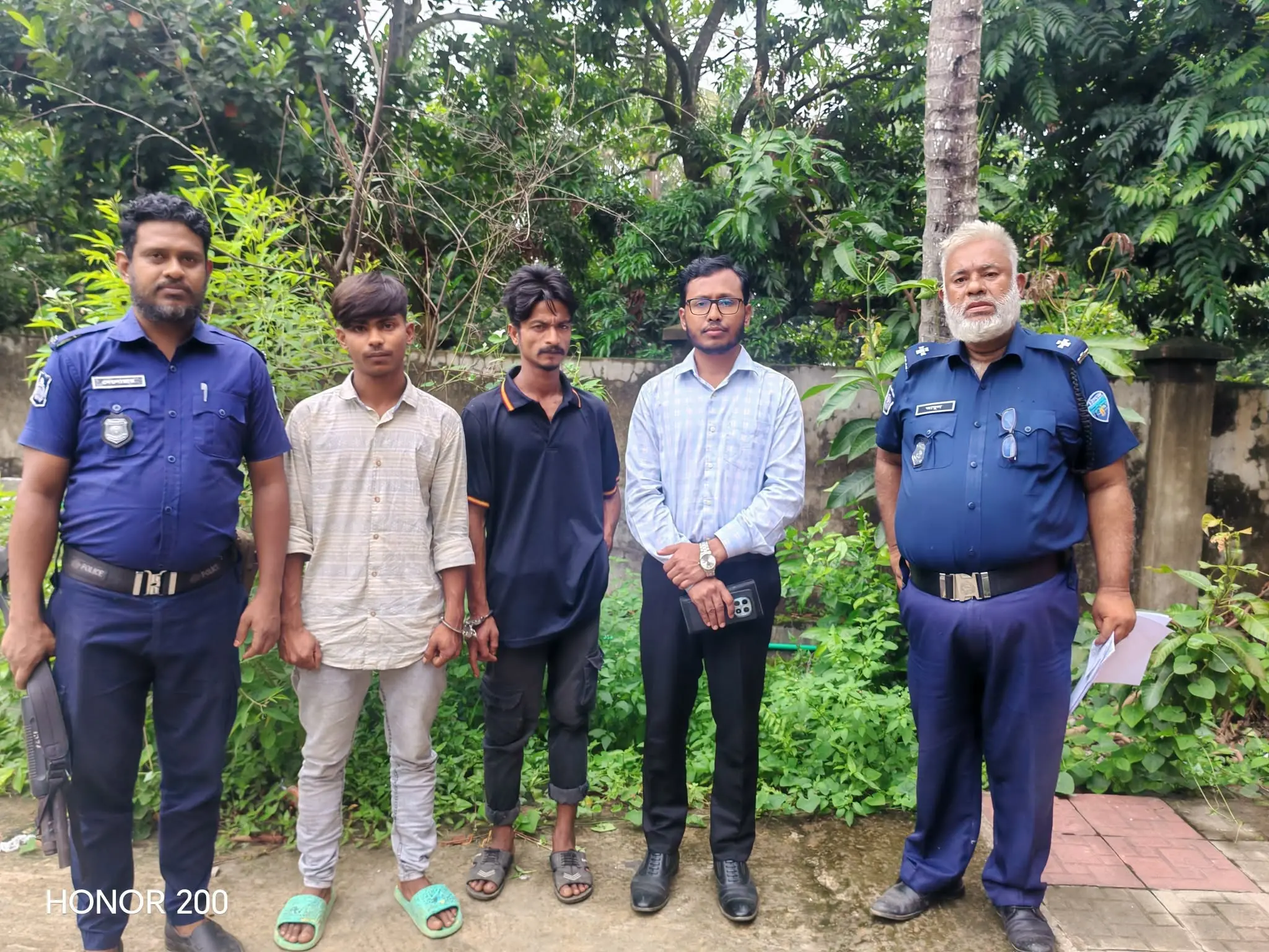 বাঁশখালীতে মাদকবিরোধী অভিযানে দুই অটোরিকশা চালককে ৬ মাসের কারাদণ্ড