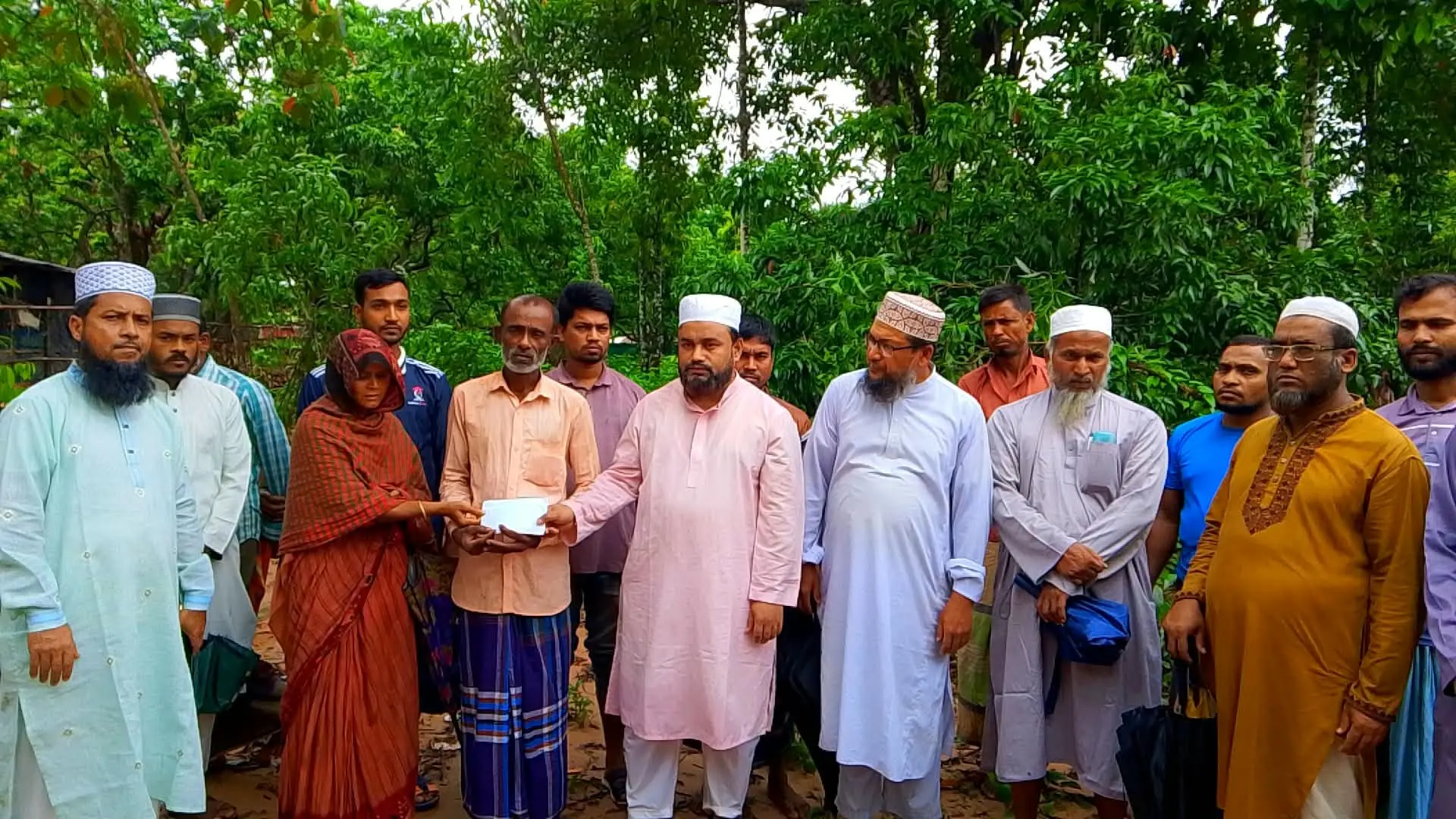 চকরিয়া-পেকুয়ায় পাহাড় ধসে নিহত ৩ শিক্ষার্থীর পরিবারের পাশে জামায়াত নেতা আব্দুল্লাহ আল ফারুক