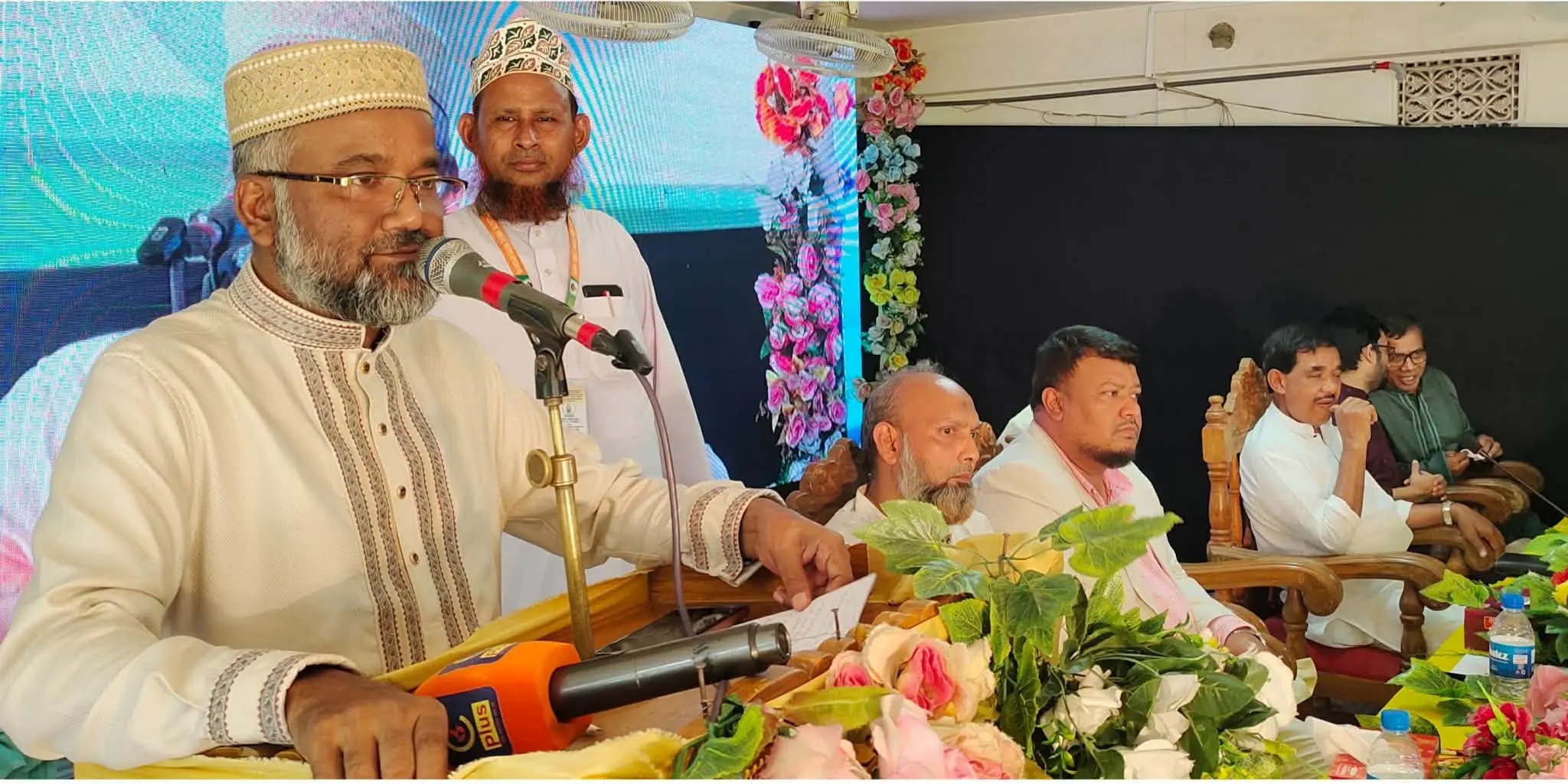 পটিয়ায় সংবর্ধনায় উপাচার্য ড. আবু জাফর খান, মাদ্রাসা শিক্ষার্থীদের আলোকিত মানুষ হিসেবে তৈরি করতে হবে