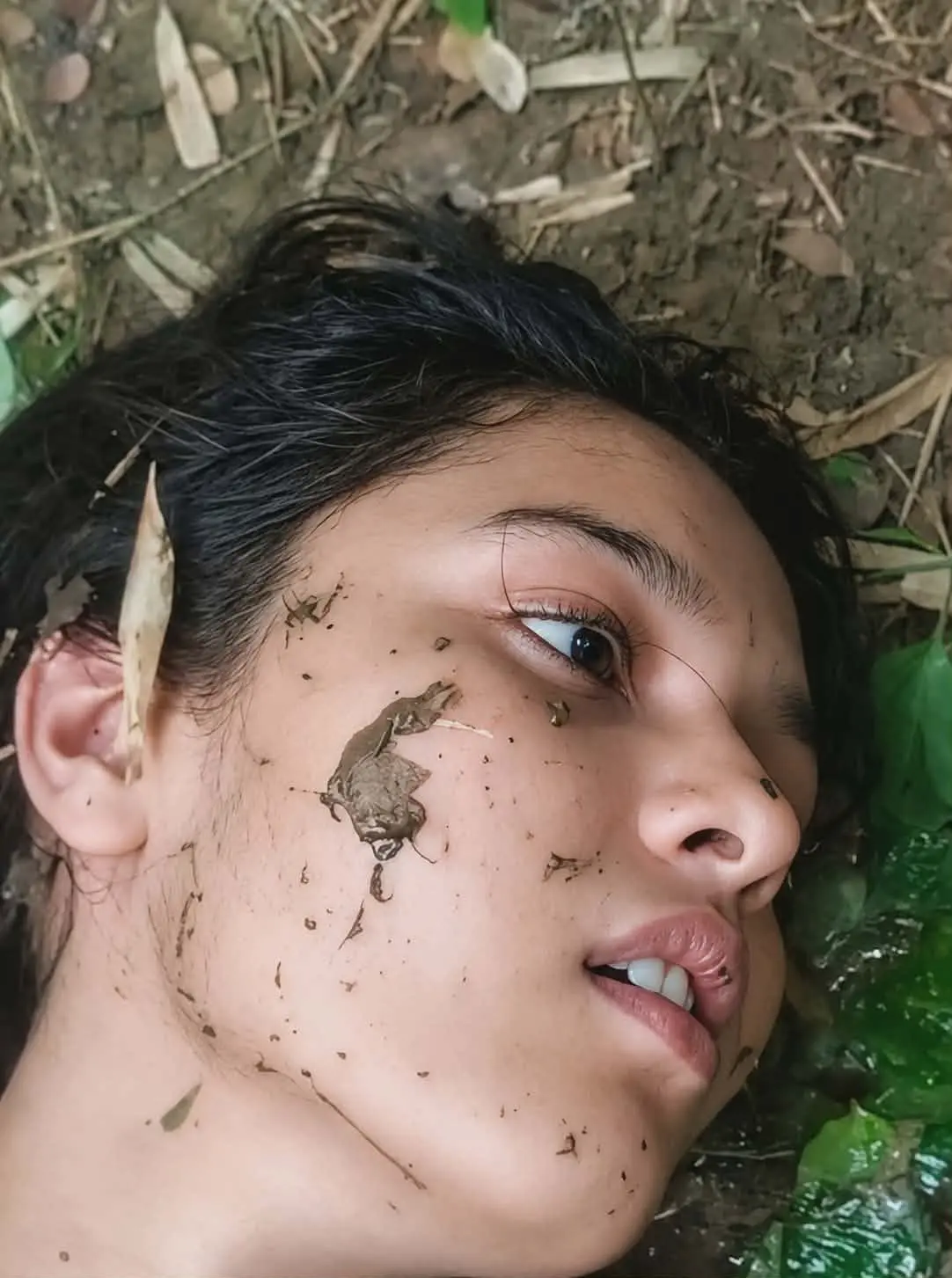 পটিয়ায় অজ্ঞাতপরিচয় নারীর মরদেহ উদ্ধার, বিষপানে মৃত্যুর ধারণা