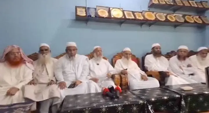 বাবুনগরে হেফাজতের বৈঠক: রূপরেখার আগে সাত ইসলামী দলের ঐক্যে জোর