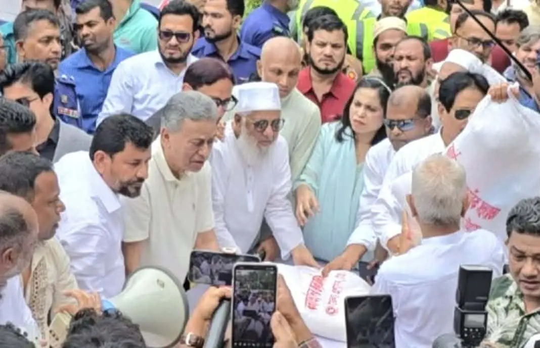 বানভাসি মানুষের কল্যাণে সকলকে এগিয়ে আসার আহ্বান জানালেন শাজাহান চৌধুরী